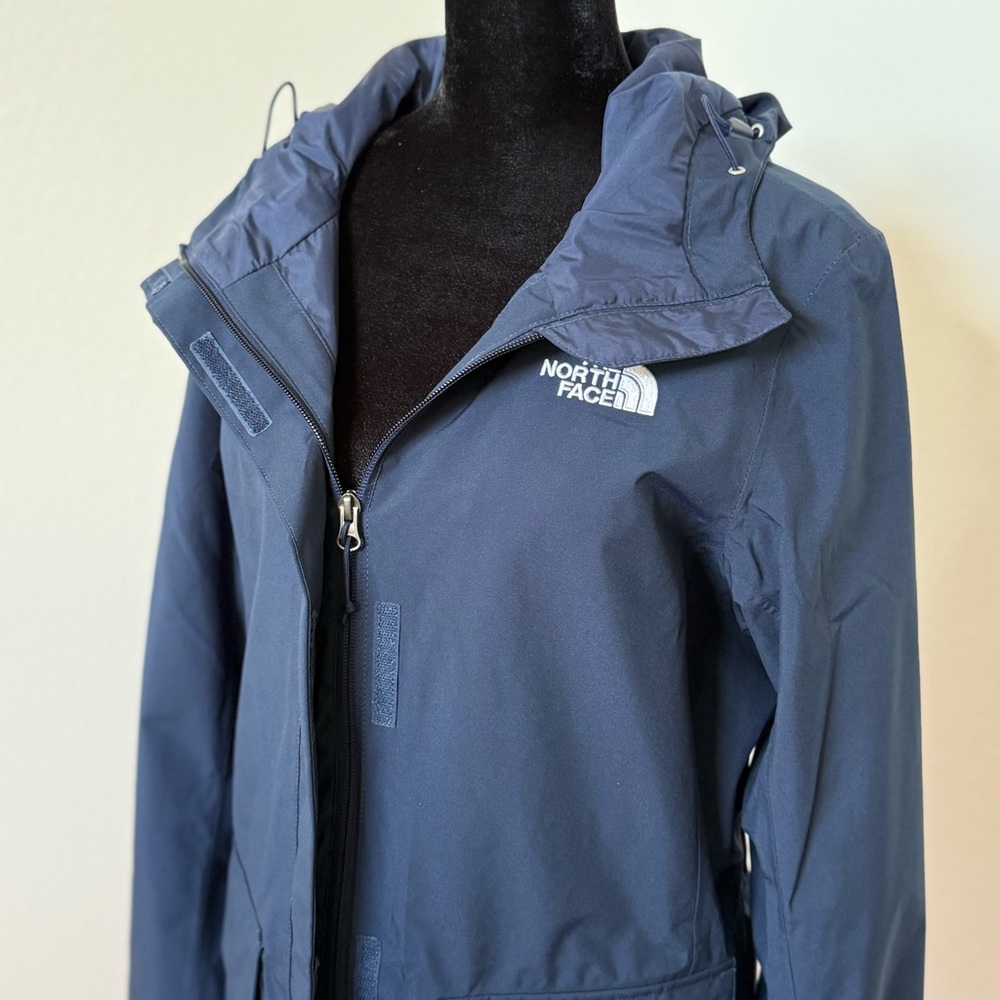 The North Face Women's Blue Jacket - Picture 5 of 16